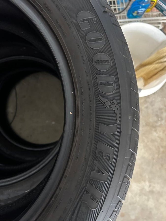 4 Goodyear Assurance Finesse Tires - 235/55/18