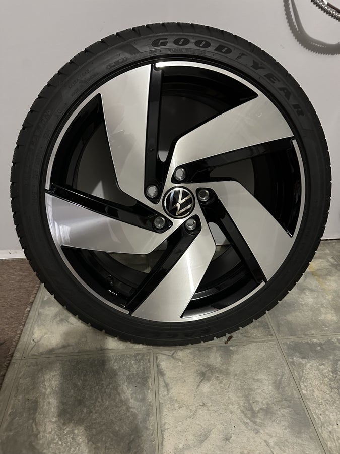 Mk8 GTI Richmond Wheels w/ OE Goodyear Tires NEW!
